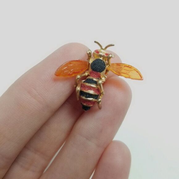Vintage Orange and Black Bee Hornet Shape Brooch, Insect Bug Lapel Pin, Estate - Picture 5 of 6
